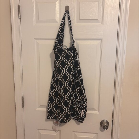 Boppy Nursing Cover Apron Black White Breastfeed Feeding Registry Mommy Essentia - Picture 2 of 6